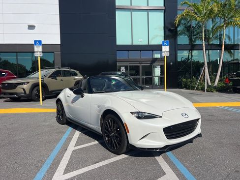 Used 2023 MAZDA MX-5 Miata Club w/ Brembo/BBS Recaro Package image 6