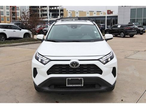 Used 2023 Toyota RAV4 XLE image 2