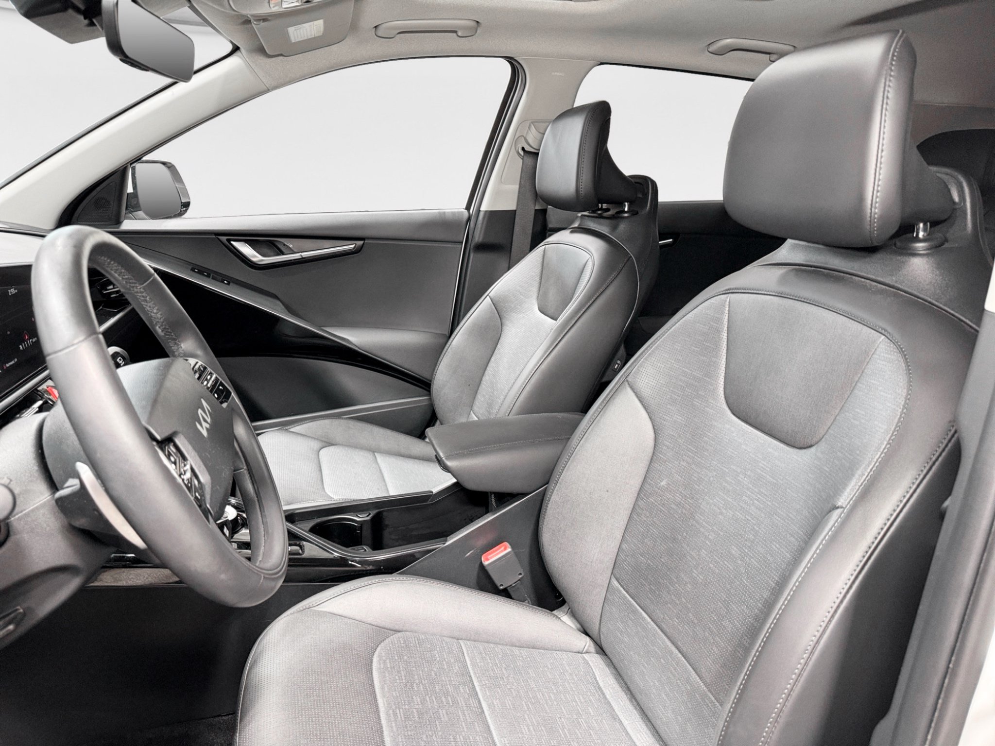 Used 2024 Kia Niro Wave w/ Wave Preserve Package FWD image 18