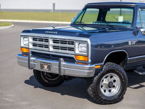 Used 1989 Dodge D/W Truck 350 image 3