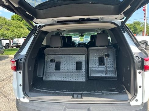 Used 2019 Chevrolet Traverse LT w/ LPO, Floor Liner Package FWD image 24