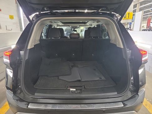 Used 2021 Nissan Rogue SV w/ Premium Package AWD/4WD image 5