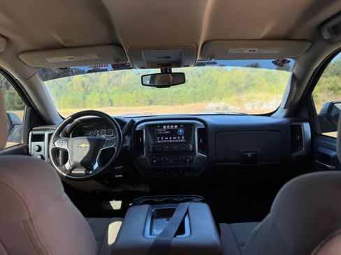 Used 2018 Chevrolet Silverado 1500 LT w/ Texas Edition image 19