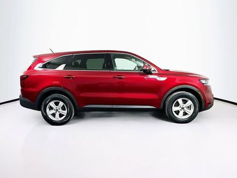 Used 2022 Kia Sorento LX image 10