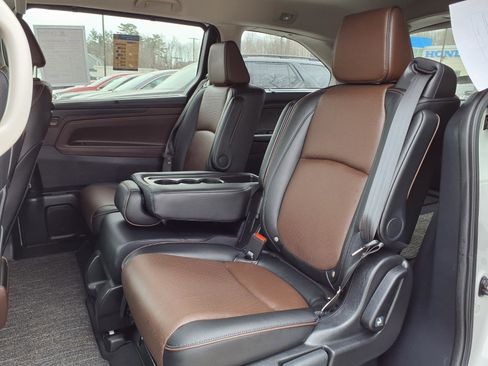 Used 2025 Honda Odyssey Elite image 7