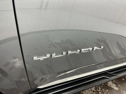 Used 2022 GMC Yukon XL SLT w/ SLT Premium Package AWD/4WD image 28