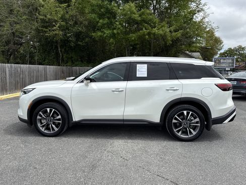 Used 2023 INFINITI QX60 Luxe w/ Cargo Package FWD image 2