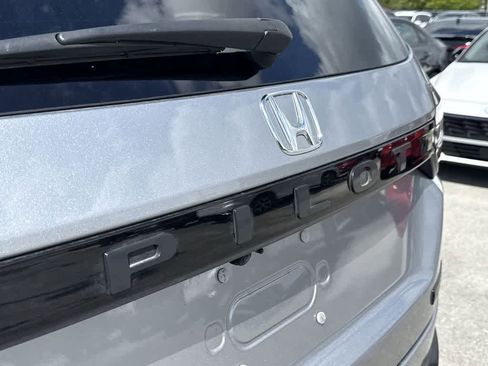 Used 2025 Honda Pilot TrailSport image 10