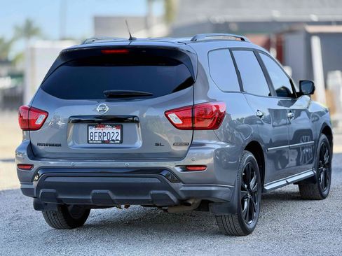 Used 2018 Nissan Pathfinder SL w/ Midnight Edition Package FWD image 7