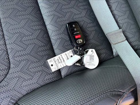 Used 2023 Toyota Sequoia Limited image 14