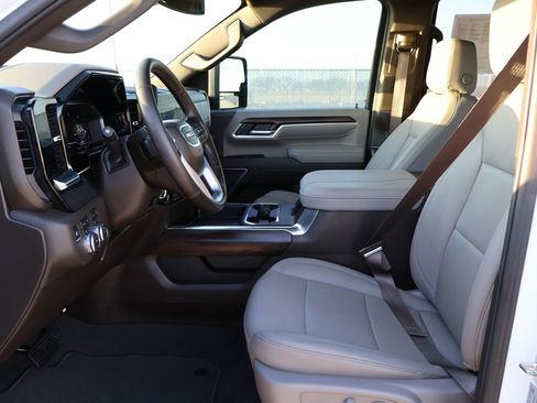 Used 2025 GMC Sierra 2500 SLT w/ Texas SLT Premium Package image 26