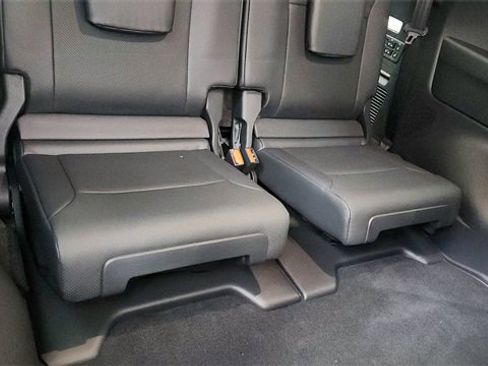 Used 2024 Lexus LX 600 4WD w/ Luxury Package image 29