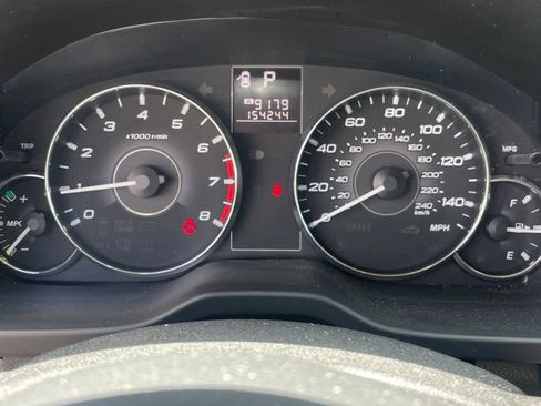 Used 2011 Subaru Outback 2.5i Limited AWD/4WD image 1