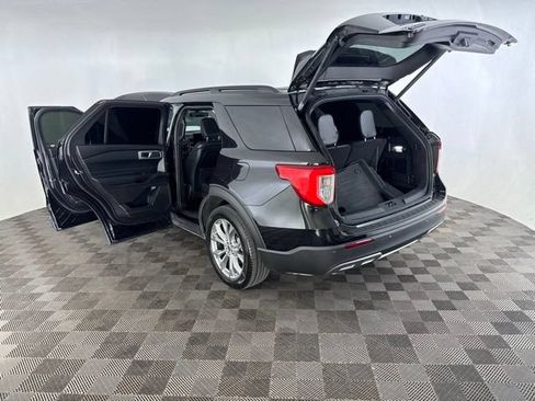 Used 2020 Ford Explorer XLT w/ Equipment Group 202A AWD/4WD image 18