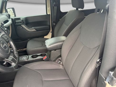 Used 2016 Jeep Wrangler Sport AWD/4WD image 9