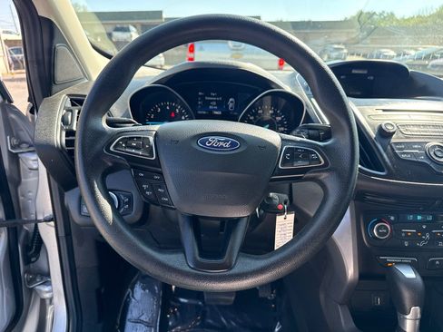 Used 2017 Ford Escape SE FWD image 16
