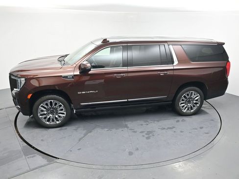 Used 2023 GMC Yukon XL Denali Ultimate image 29