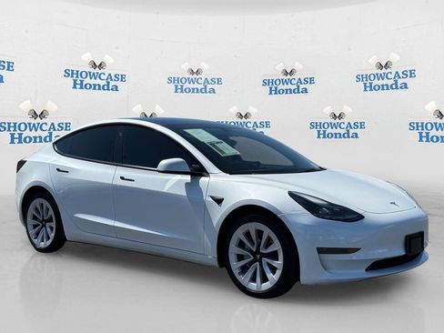 Used 2023 Tesla Model 3 Standard Range image 10