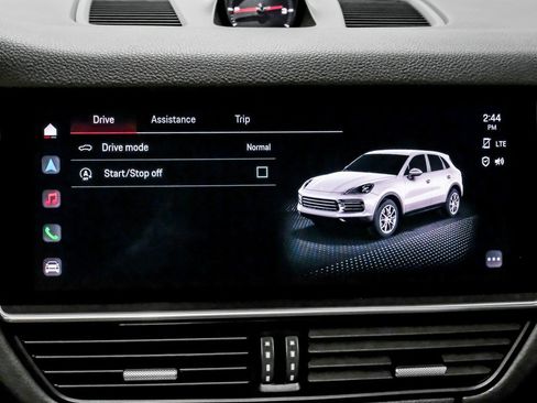 Used 2023 Porsche Cayenne image 30