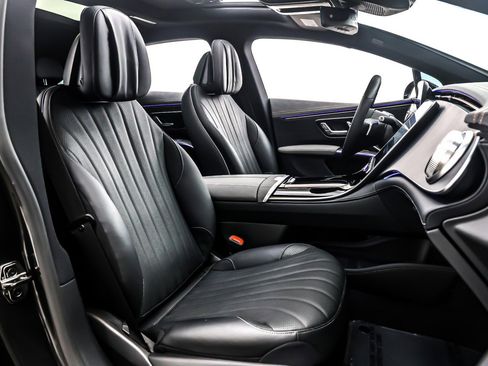 Used 2022 Mercedes-Benz EQS 450+ Sedan image 7