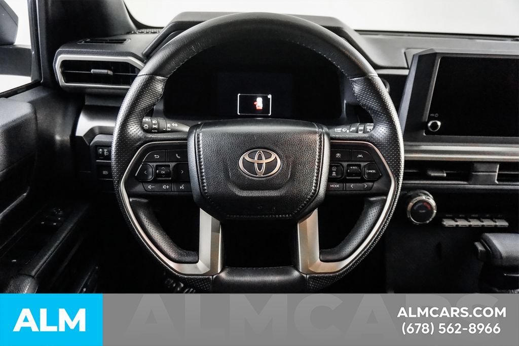 Used 2025 Toyota 4Runner SR5 AWD/4WD image 24