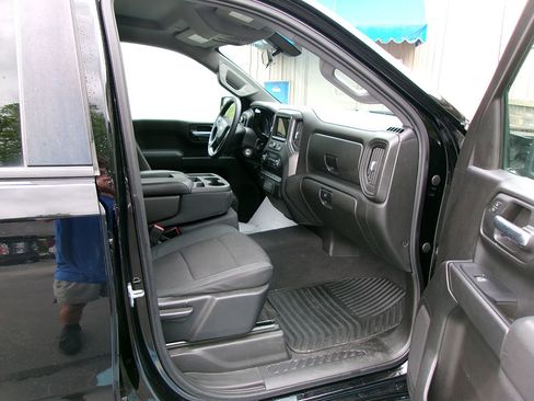 Used 2019 Chevrolet Silverado 1500 Custom w/ Custom Convenience Package image 9