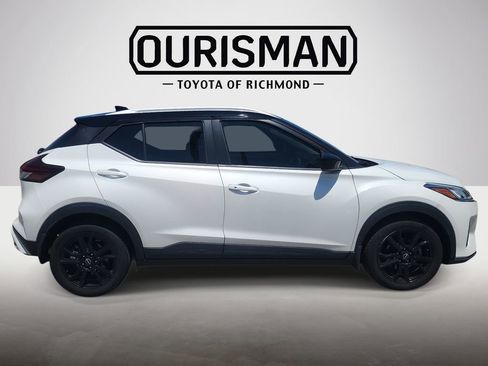 Used 2023 Nissan Kicks SV FWD image 6