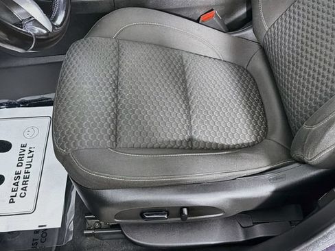 Used 2019 GMC Acadia SLE FWD image 19