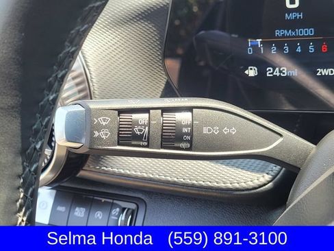 Used 2025 Chevrolet Equinox LT AWD/4WD image 16