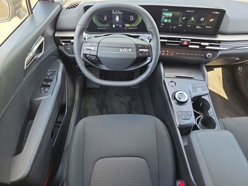 New 2026 Kia Sportage LX FWD image 7