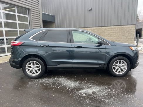 Used 2024 Ford Edge SEL w/ Convenience Package image 4