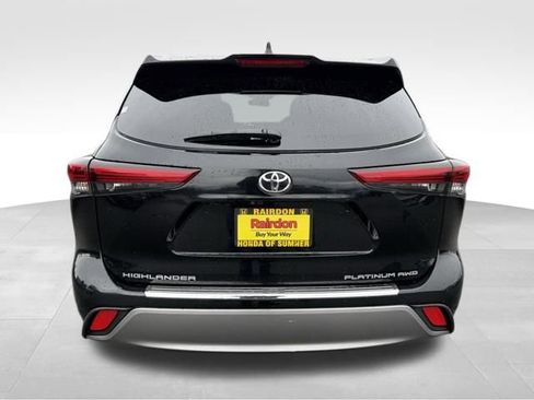 Used 2023 Toyota Highlander L image 9