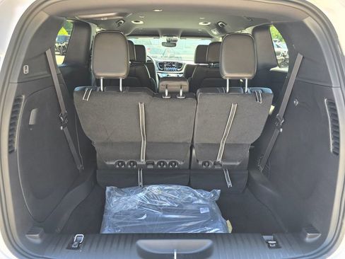 New 2027 Chrysler Pacifica Select FWD image 11