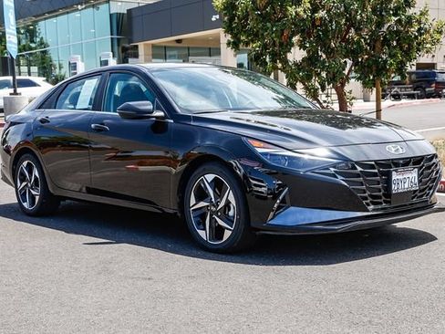 Certified 2022 Hyundai Elantra Limited FWD image 6