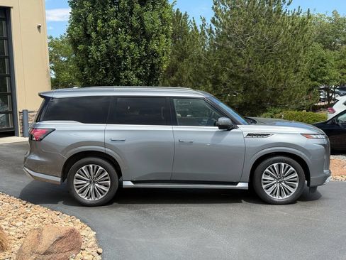 Used 2025 INFINITI QX80 Sensory AWD/4WD image 10