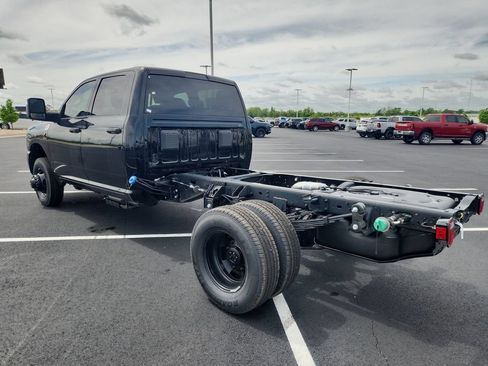 New 2026 RAM 3500 Tradesman AWD/4WD image 6