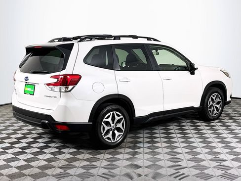 Used 2024 Subaru Forester Premium AWD/4WD image 8