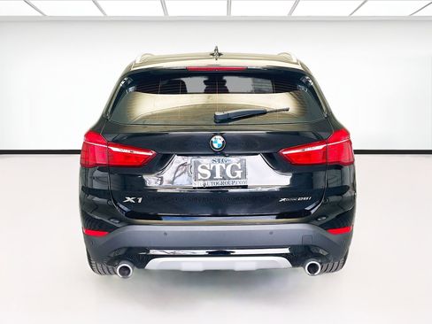 Used 2021 BMW X1 xDrive28i w/ Convenience Package image 5