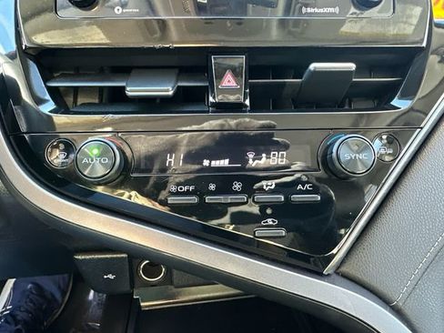 Used 2024 Toyota Camry SE image 33