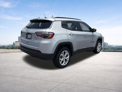 Used 2024 Jeep Compass Latitude AWD/4WD image 22