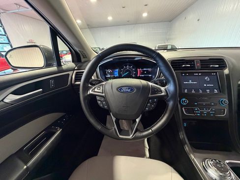 Used 2019 Ford Fusion SE w/ Equipment Group 151A image 28