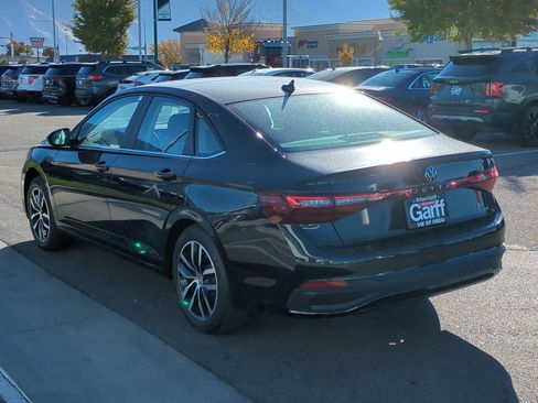 New 2026 Volkswagen Jetta SE image 8