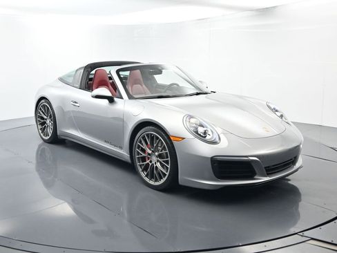 Certified 2019 Porsche 911 Targa 4S image 17