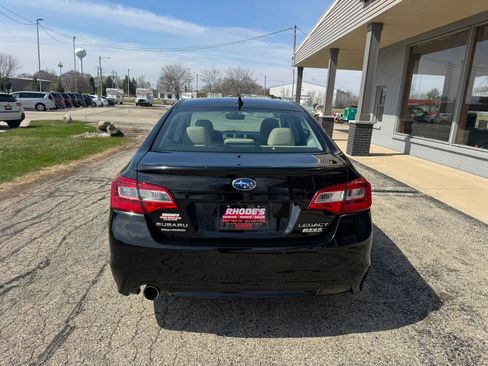 Used 2017 Subaru Legacy 2.5i Limited AWD/4WD image 4