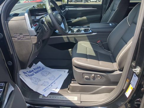Certified 2026 Cadillac Escalade Sport w/ Touring Package AWD/4WD image 17
