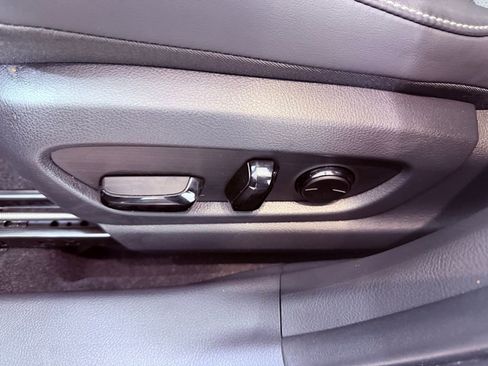 Certified 2025 Lexus UX 300h FWD image 18