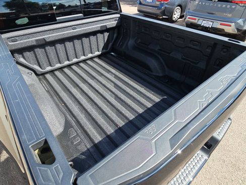 Used 2024 Chevrolet Colorado LT w/ LT Convenience Package II image 20