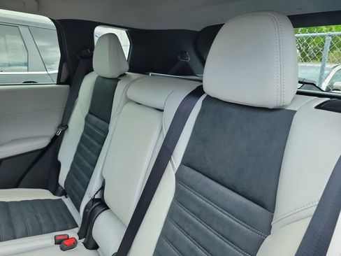 New 2026 Mitsubishi Outlander SE FWD image 13