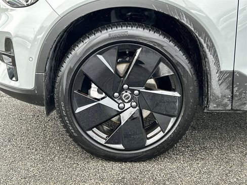 New 2026 Volvo XC40 B5 Ultra w/ Climate Package image 10
