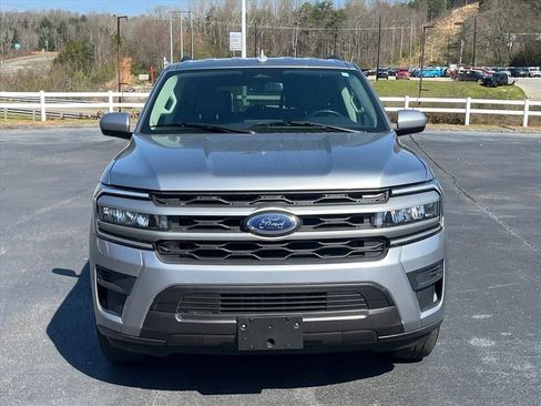 Used 2024 Ford Expedition Max XLT image 6
